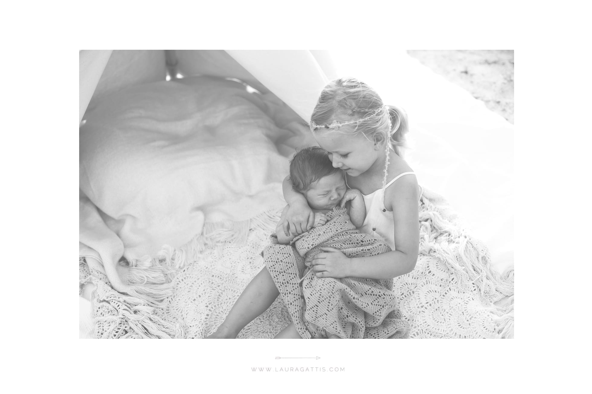 outdoor newborn session | natural light photography | laura gattis photography