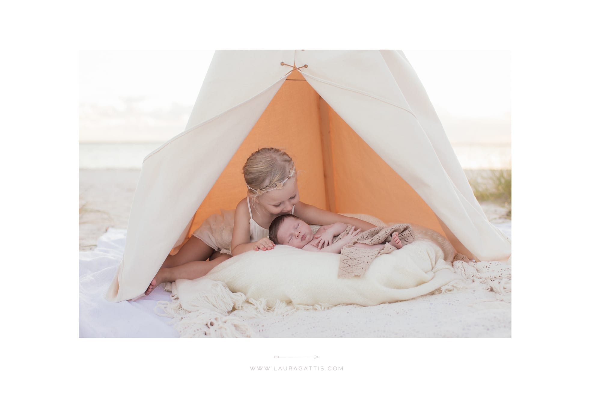 outdoor newborn session | natural light photography | laura gattis photography